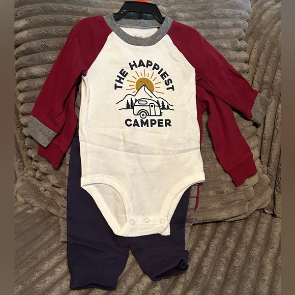 Carter’s size 9 months 4 piece set - Picture 2 of 4